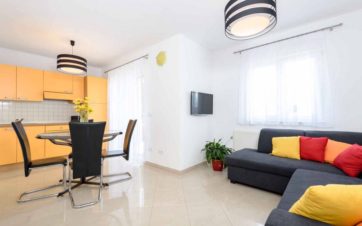 Arbanija Apartment | Holiday apartment 30 m from the sea