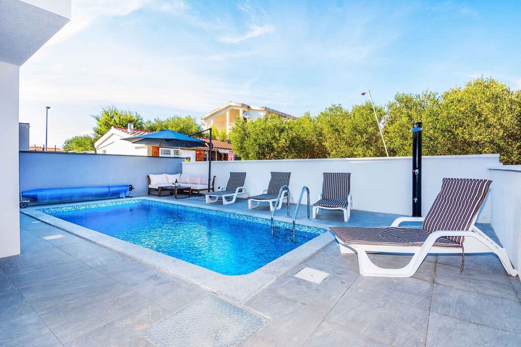 Vir Apartment | Holiday apartment luxurious | Swimming pool apartment for 4-6 people air conditioning, satellite TV, Wi-Fi internet