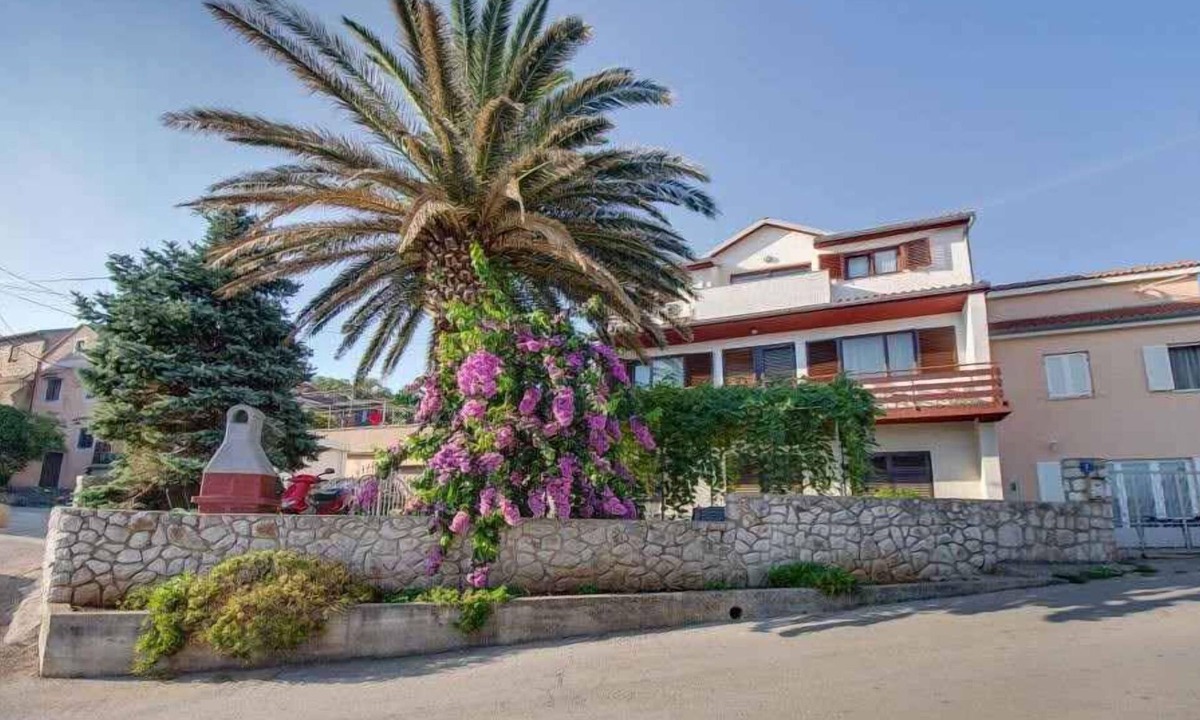 Cove Murtar Apartment | Holiday apartment with balcony and sea view