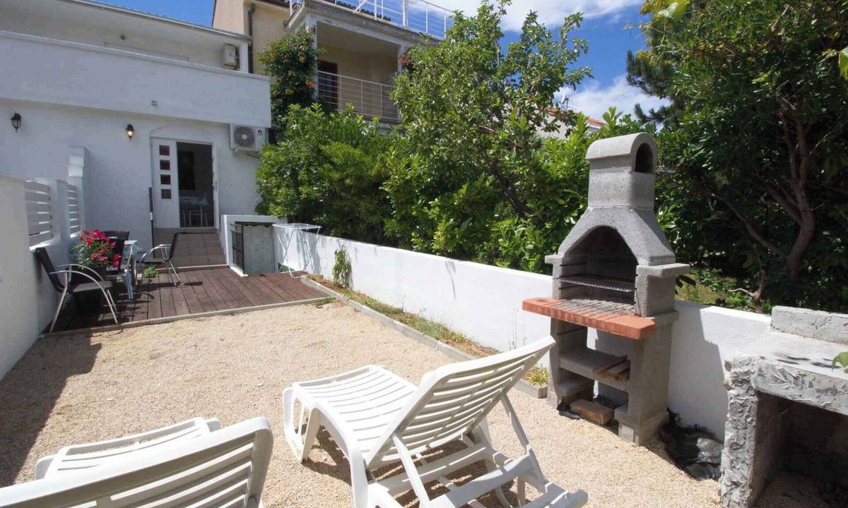 Baska Apartment | Holiday apartment with a/c