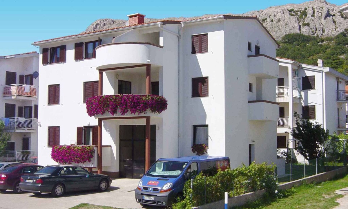 Baska Apartment | Holiday apartment with air conditioning and barbecue