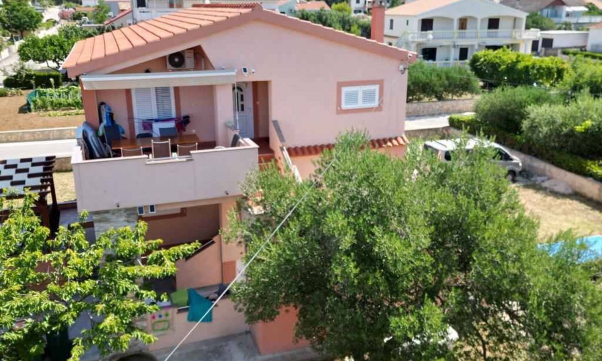 Vrsi Apartment | Holiday apartment with barbecue and washing machine