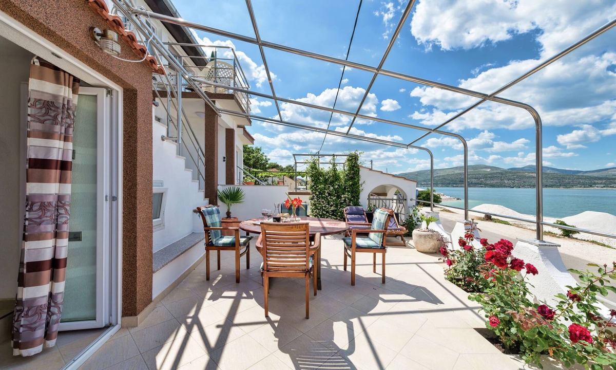 Arbanija House | Holiday Home in Arbanija with Sea Views
