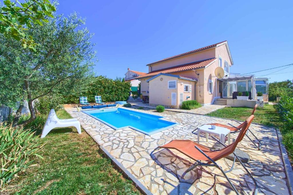 Linardici House | Holiday home in Linardici/Insel Krk 35280