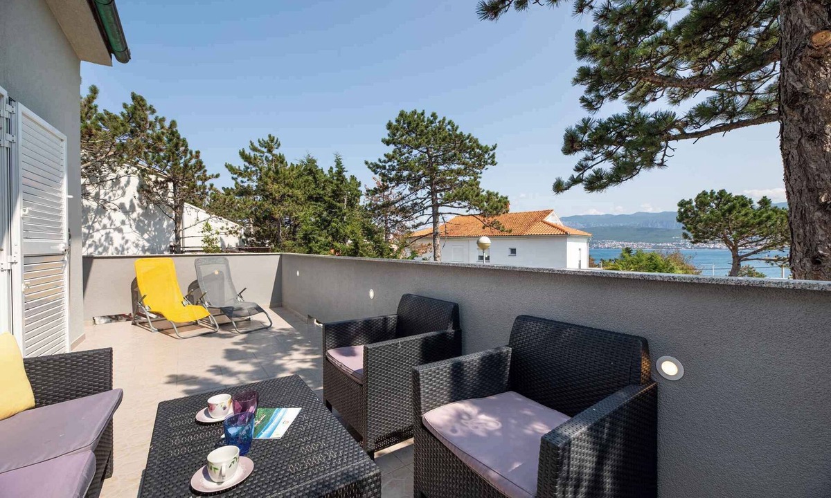 Silo House | Holiday home with terrace near the sea