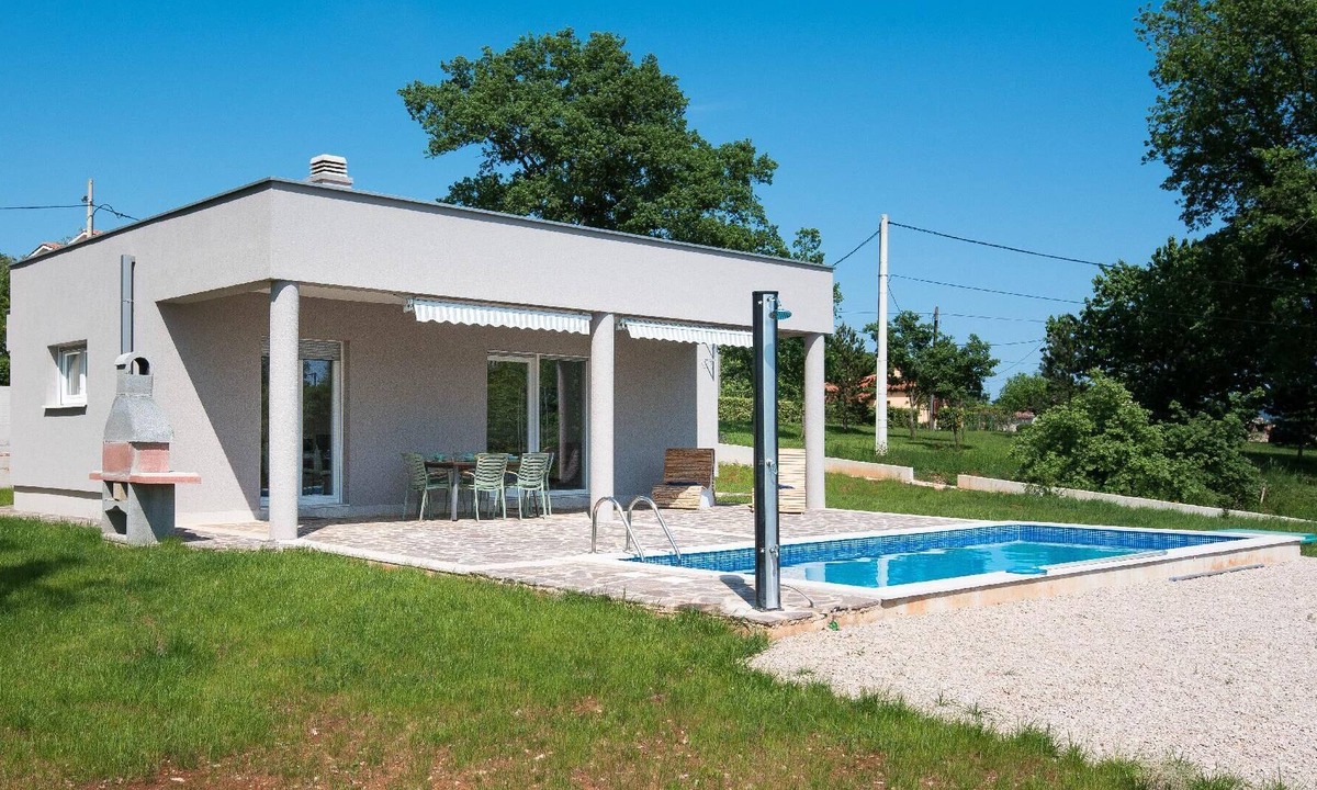 Becici House | Holiday house Labin for 1 - 6 persons with 3 bedrooms - Holiday house