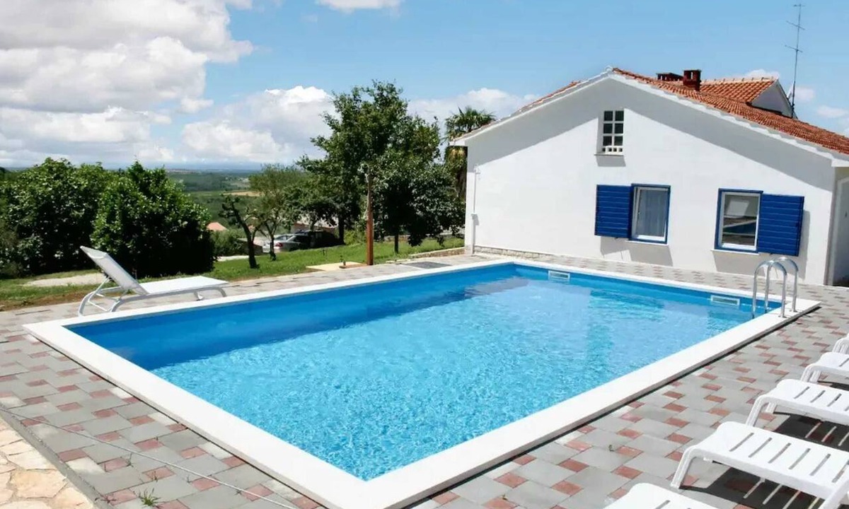 Buje Villa | Homerez - Villa in Buje