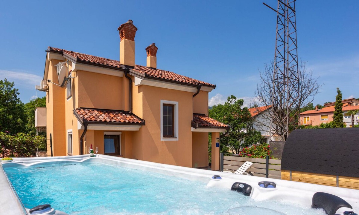 Sarsoni Villa | House Luka by Villas Guide