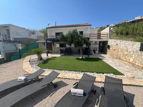 Zubovici House | House on the beach