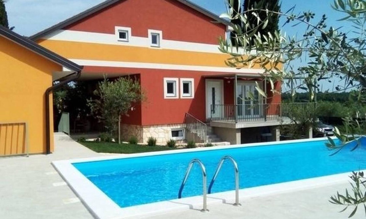Savudrija Apartment | Lavander flat in villa with pool