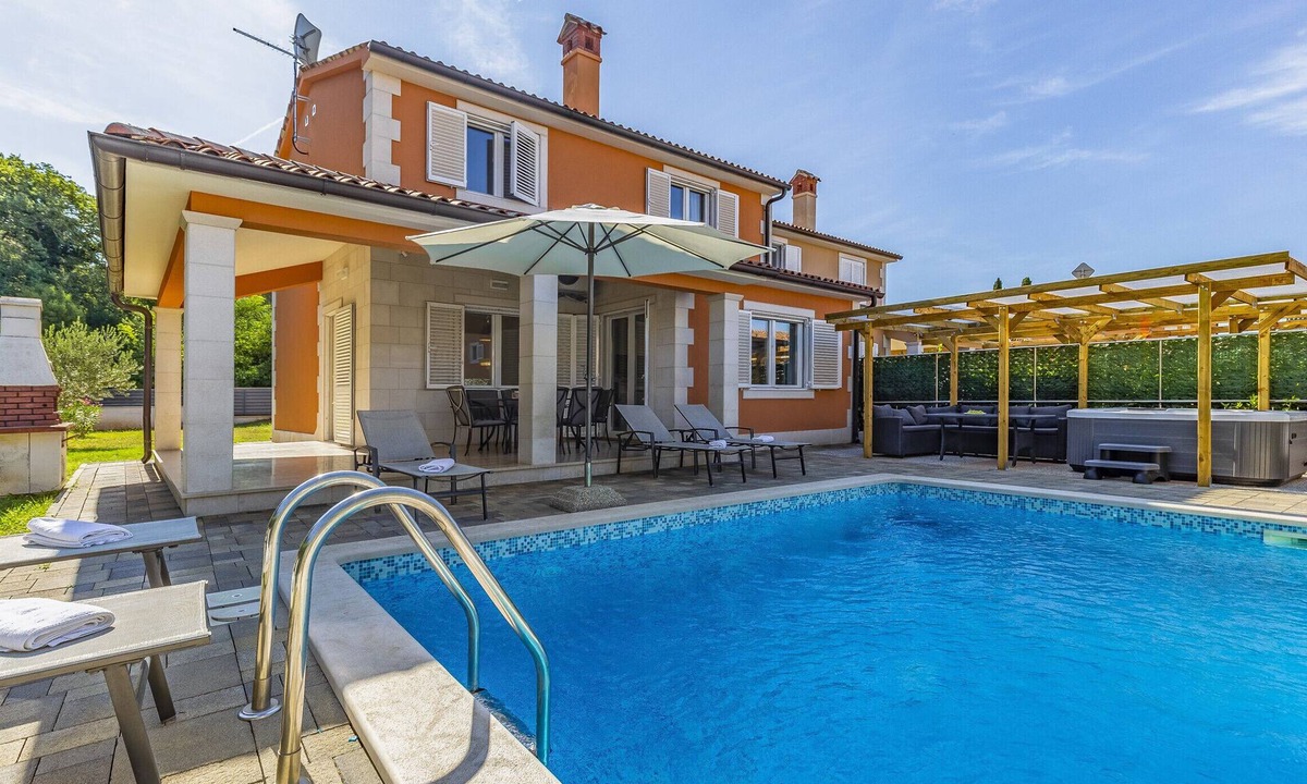Valdebek Villa | Lotus Elite Villa with Pool & Jacuzzi 9
