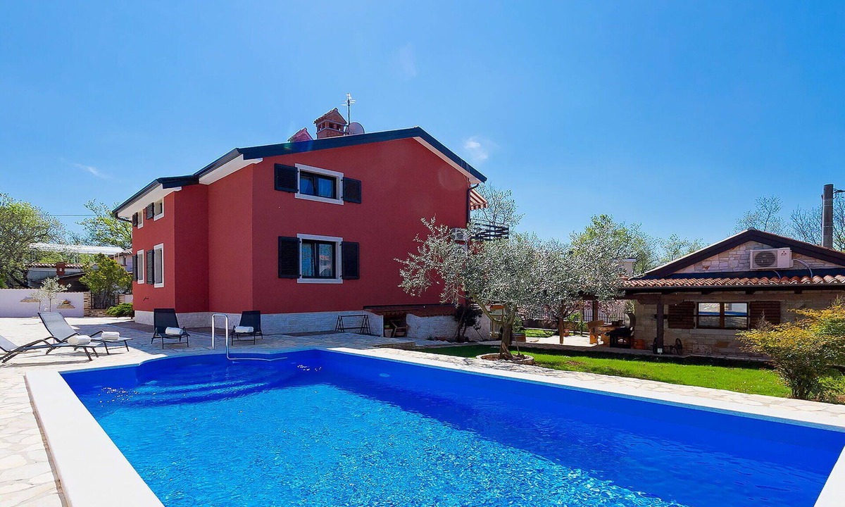 Valica Apartment | Lovely apartment for 6 guests with A/C, WIFI, private pool, TV and terrace