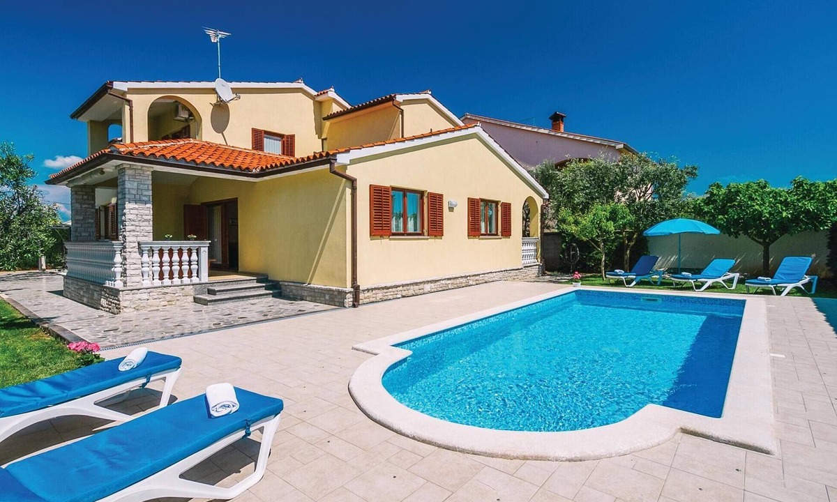 Valbandon House | Lovely home in Fazana