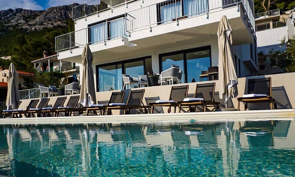 Brela Villa | Luxurious and spacious pet friendly villa in Brela