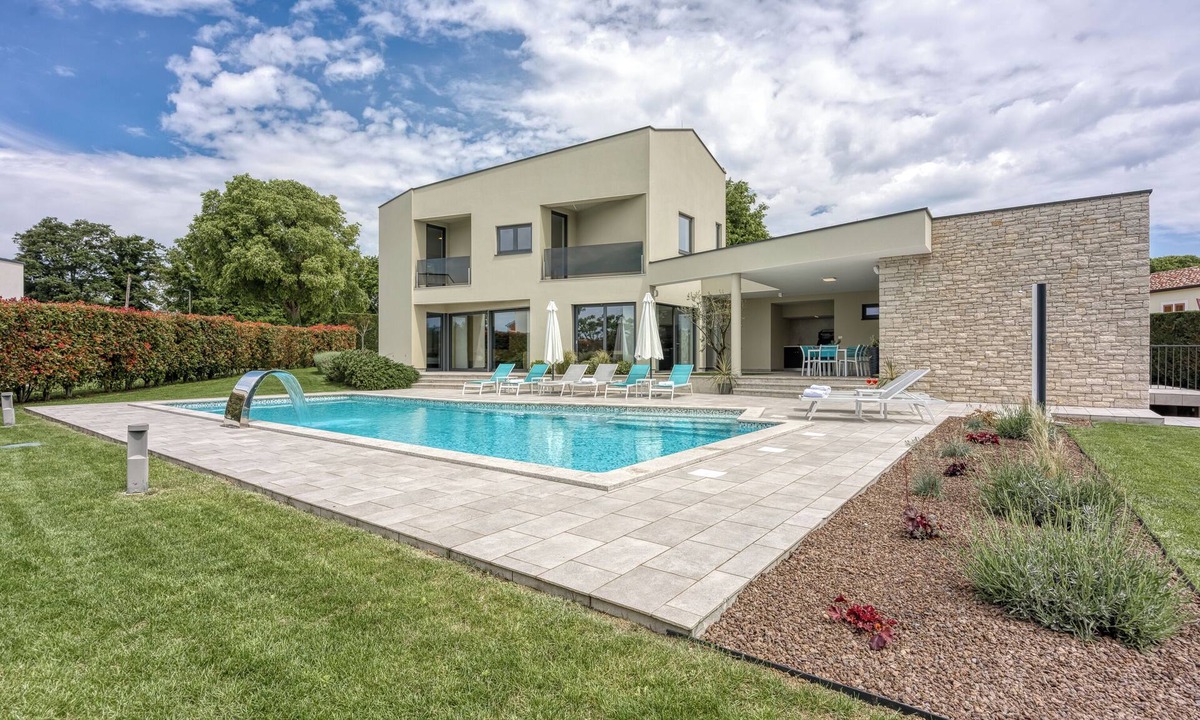 Kringa House | Luxury Holiday home with pool, jacuzzi & sauna in Central Istra