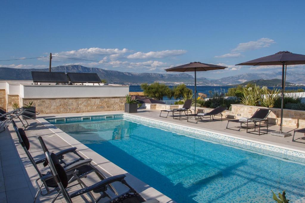 Slatine Villa | Luxury Poolside Villa