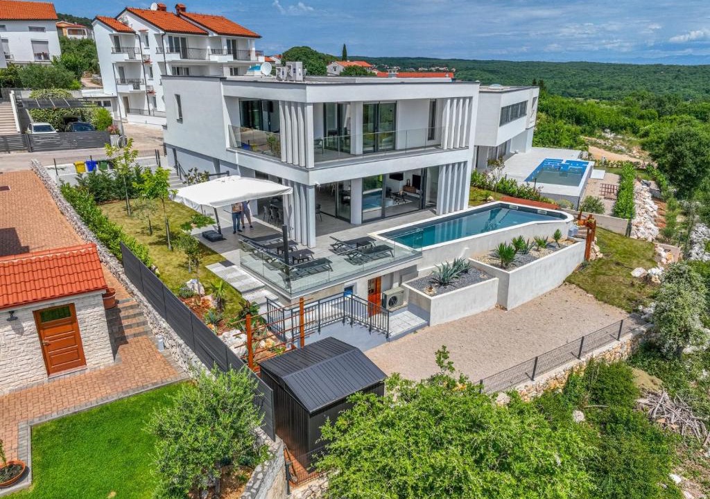 Salatic Villa | Luxury Villa Green Oasis