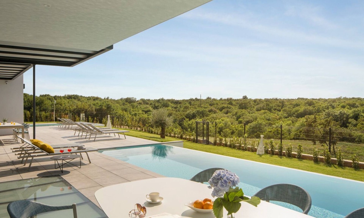 Bale Villa | Modern villa Noble with view and pool in Bale