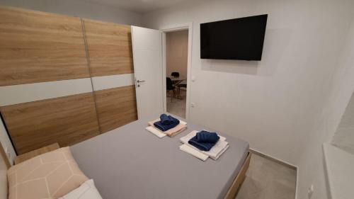 Vrpolje Apartment | New,PREMIUM,1-bedroom app FJAKA,quiet strict center,free parking,tech-ready,near beach