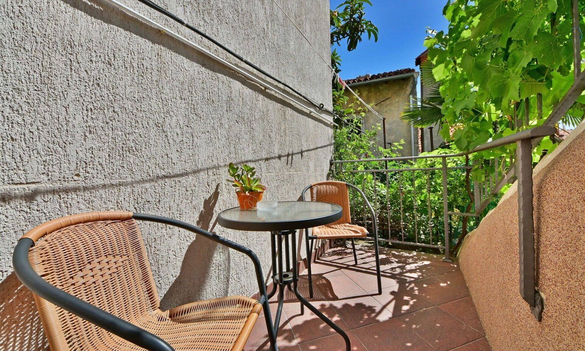Lovran Apartment | Nice apartment for 3 guests with A/C, WIFI, TV and terrace