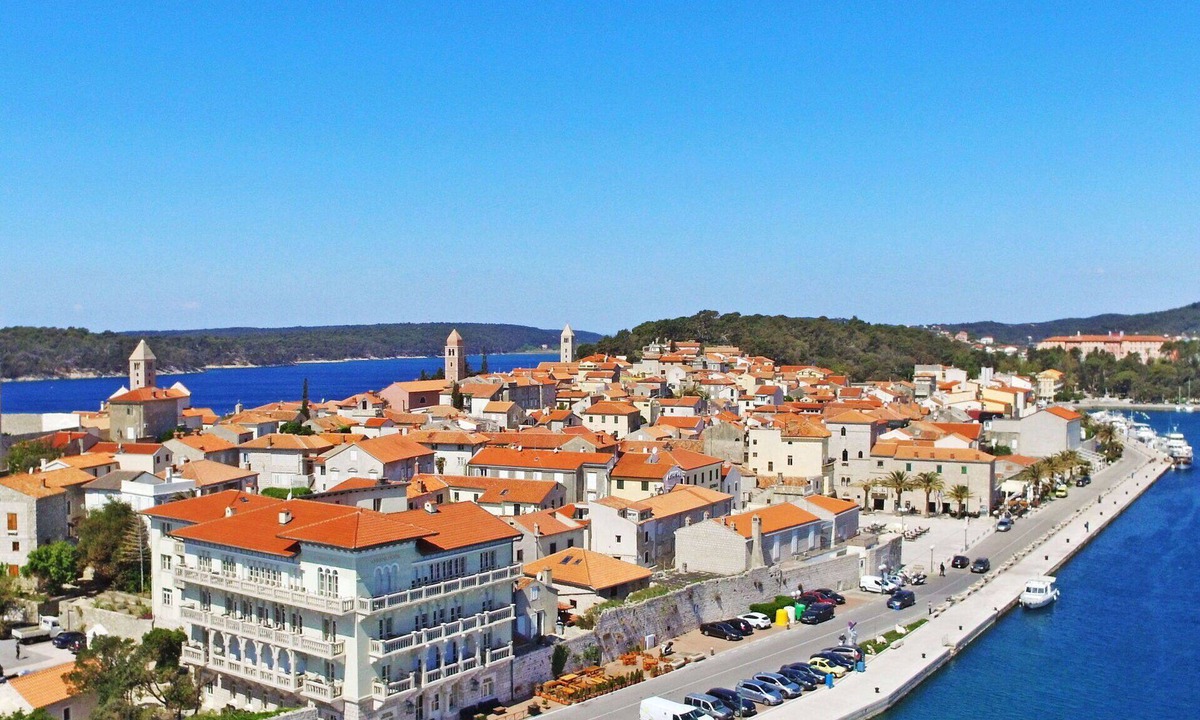 Palit Apartment | Nice apartment for 4 guests with WIFI, A/C, pool, TV and balcony
