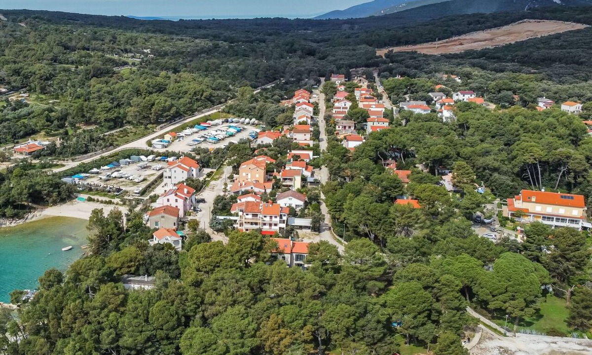 Artatore Apartment | Nice apartment for 6 people with WIFI, A/C, hot tub, TV and patio