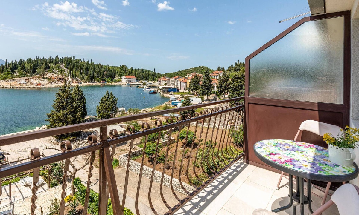 Blace Apartment | Nice apartment in Blace with house sea view