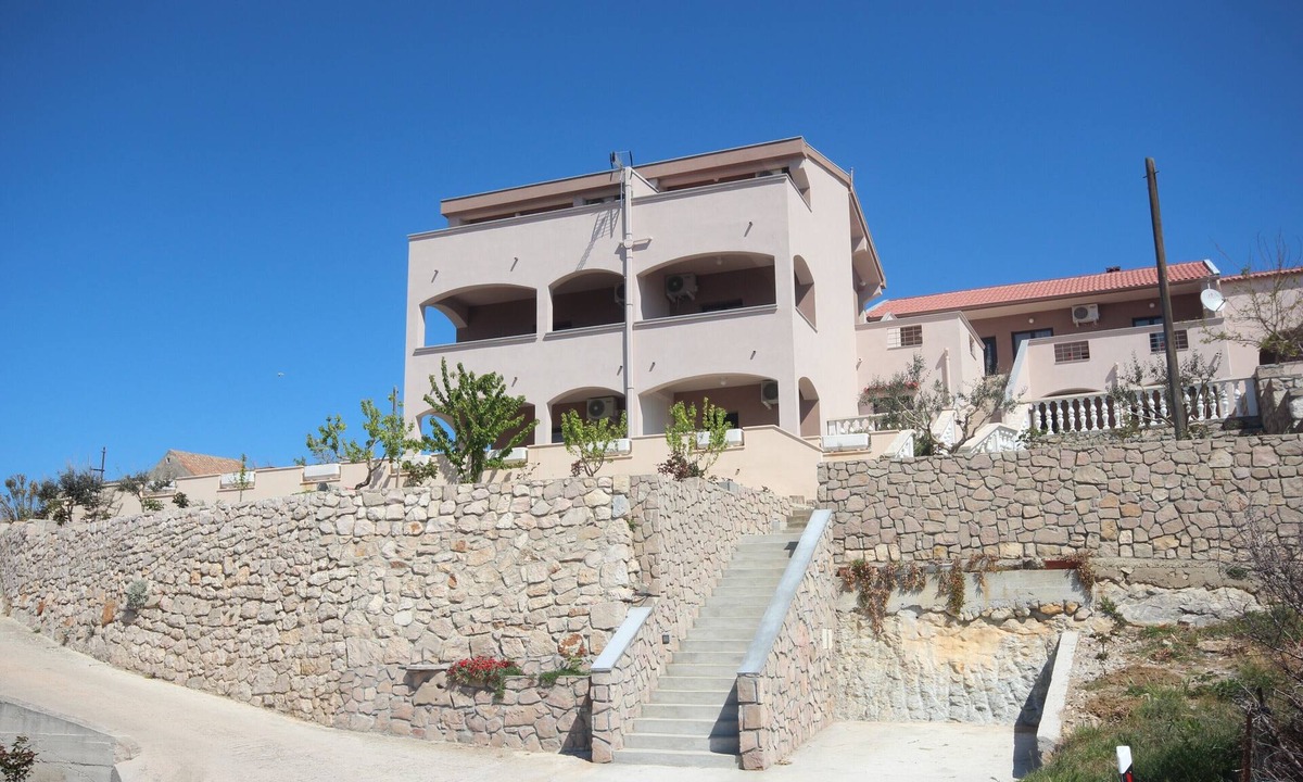 Rtina Apartment | Njaco - Traditional One Bedroom Apartment with Balcony and Sea View