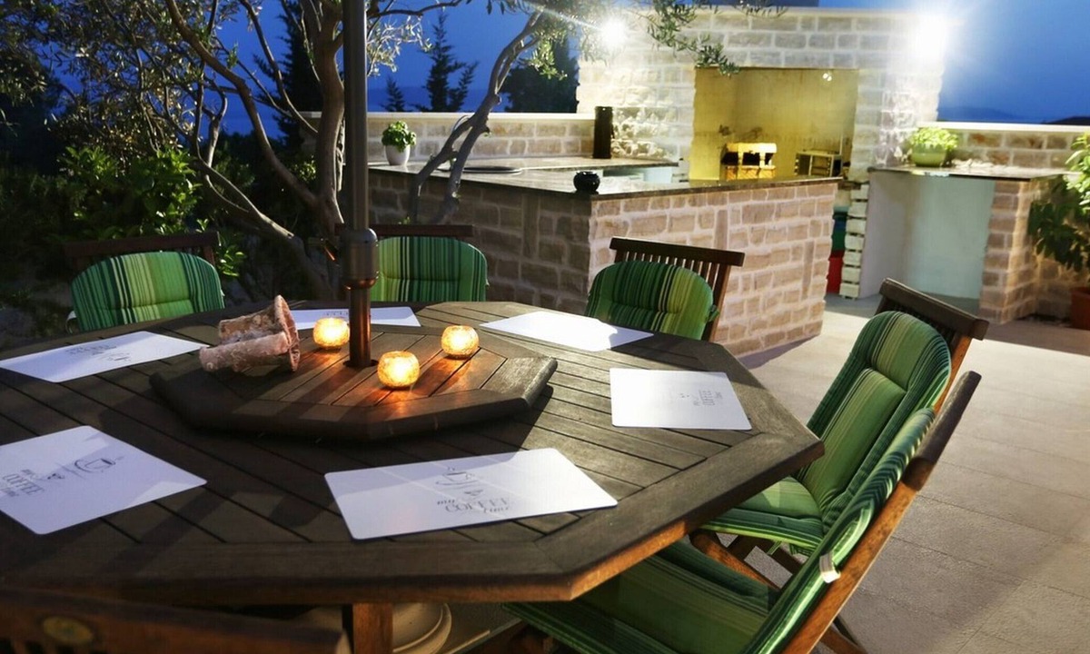 Okrug Gornji Villa | Okrug Gornji Luxurious Escape Villa with Pool - Five Bedroom Villa with Pool