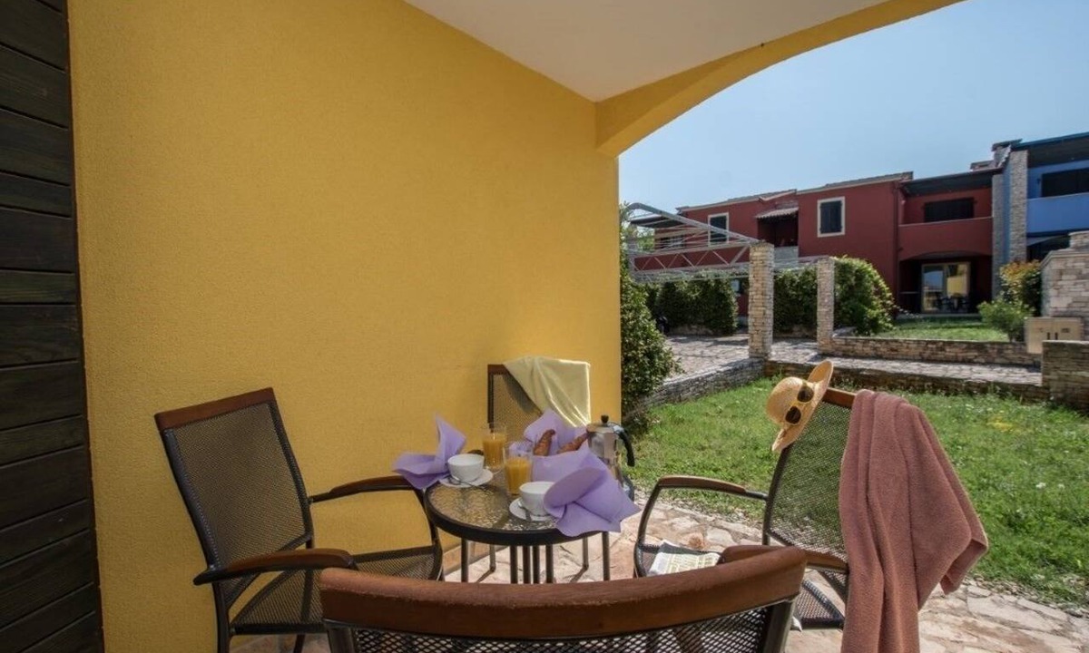 Basanija Apartment | One bedroom apartment with terrace Bašanija, Umag (A-27429-r)