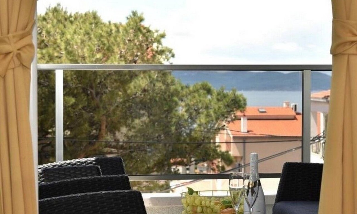 Bidol Apartment | One bedroom apartment with balcony and sea view Makarska (A-27490-b)