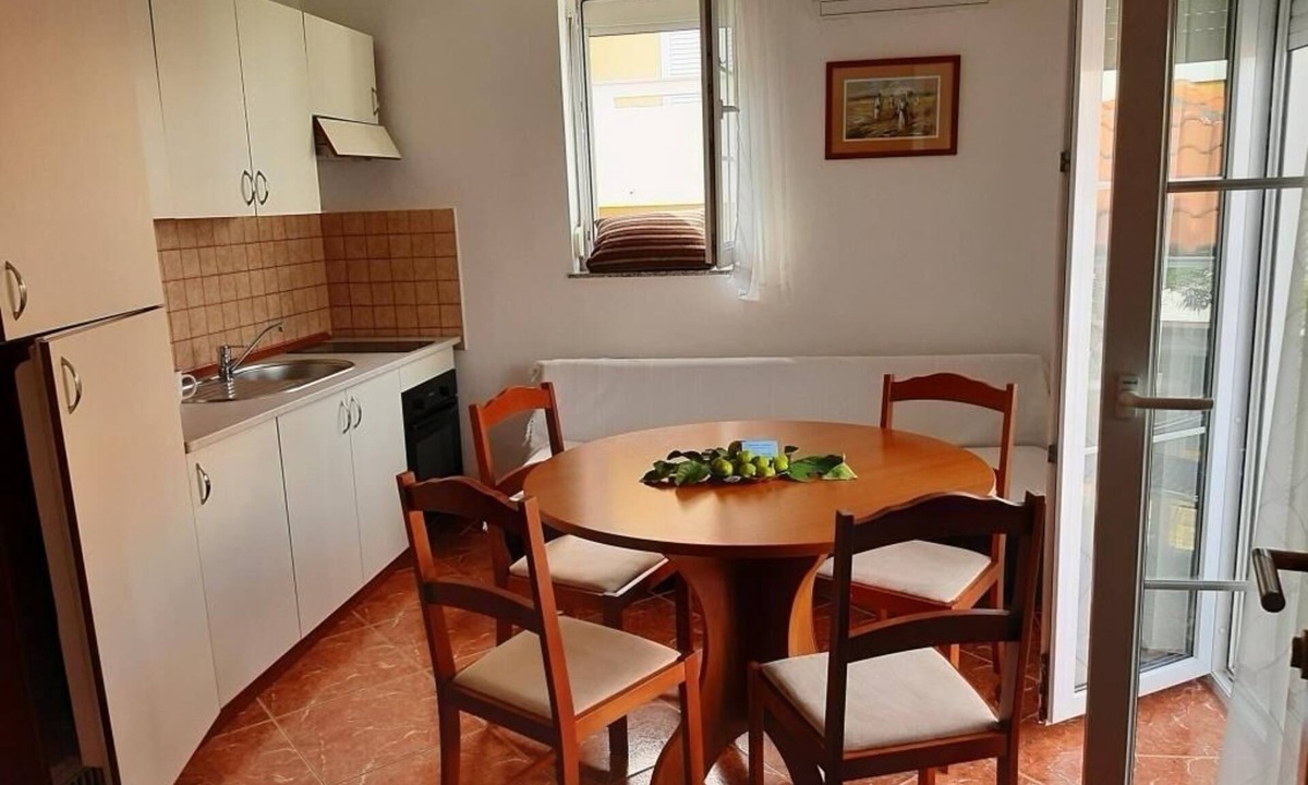 Malinska Apartment | One bedroom apartment with balcony Malinska, Krk (A-23054-a)