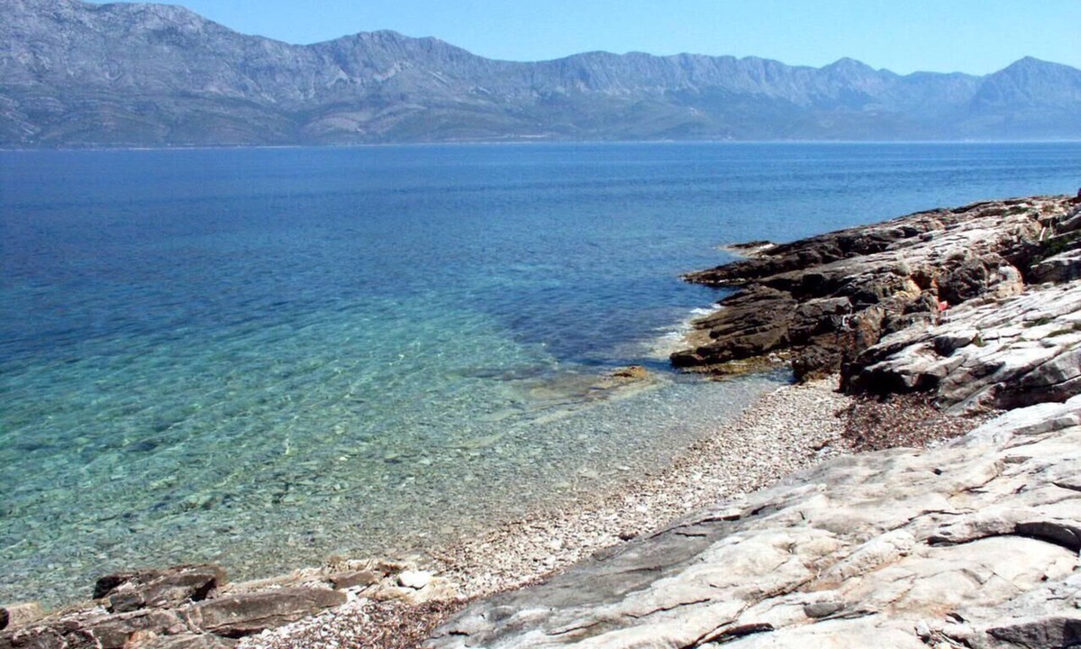Sucuraj Apartment | One bedroom apartment near beach Sućuraj, Hvar (A-195-a)
