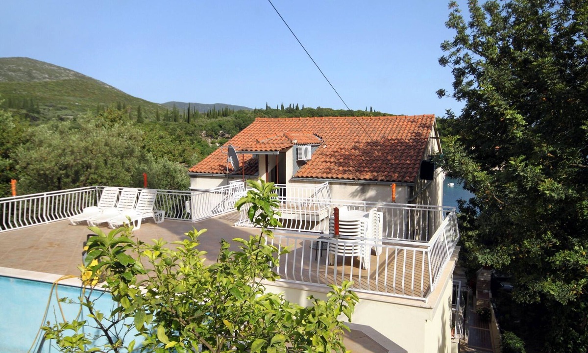 Molunat Apartment | One bedroom apartment near beach Molunat, Dubrovnik (A-3544-b)