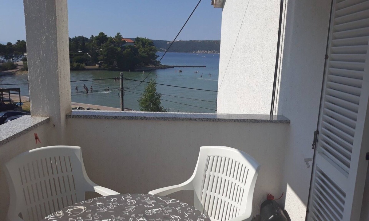 Supetarska Draga Apartment | One bedroom apartment near beach Supetarska Draga - Donja, Rab (A-2001-e)