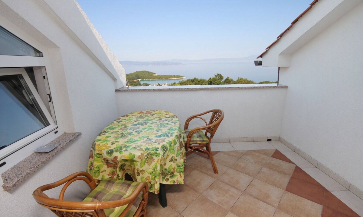 Njivice Apartment | One bedroom apartment with terrace and sea view Njivice, Krk (A-5458-b)