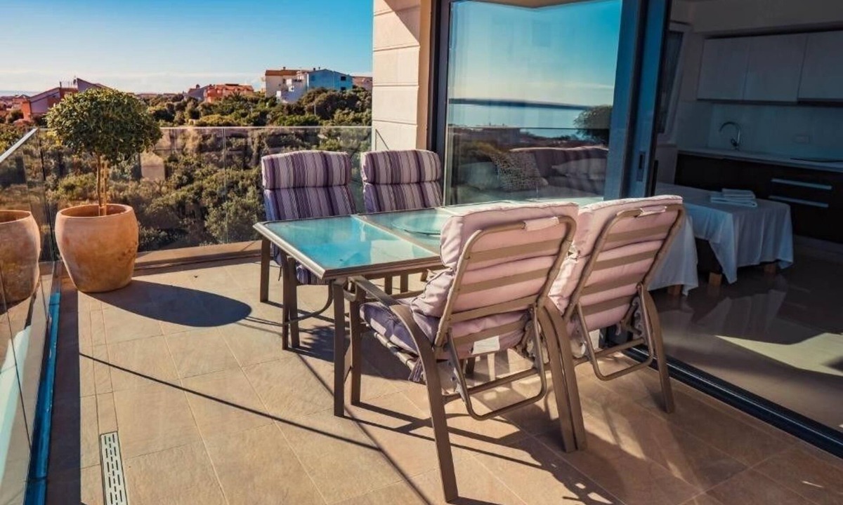 Mandre Apartment | One bedroom apartment with balcony and sea view Mandre, Pag (A-24196-b)