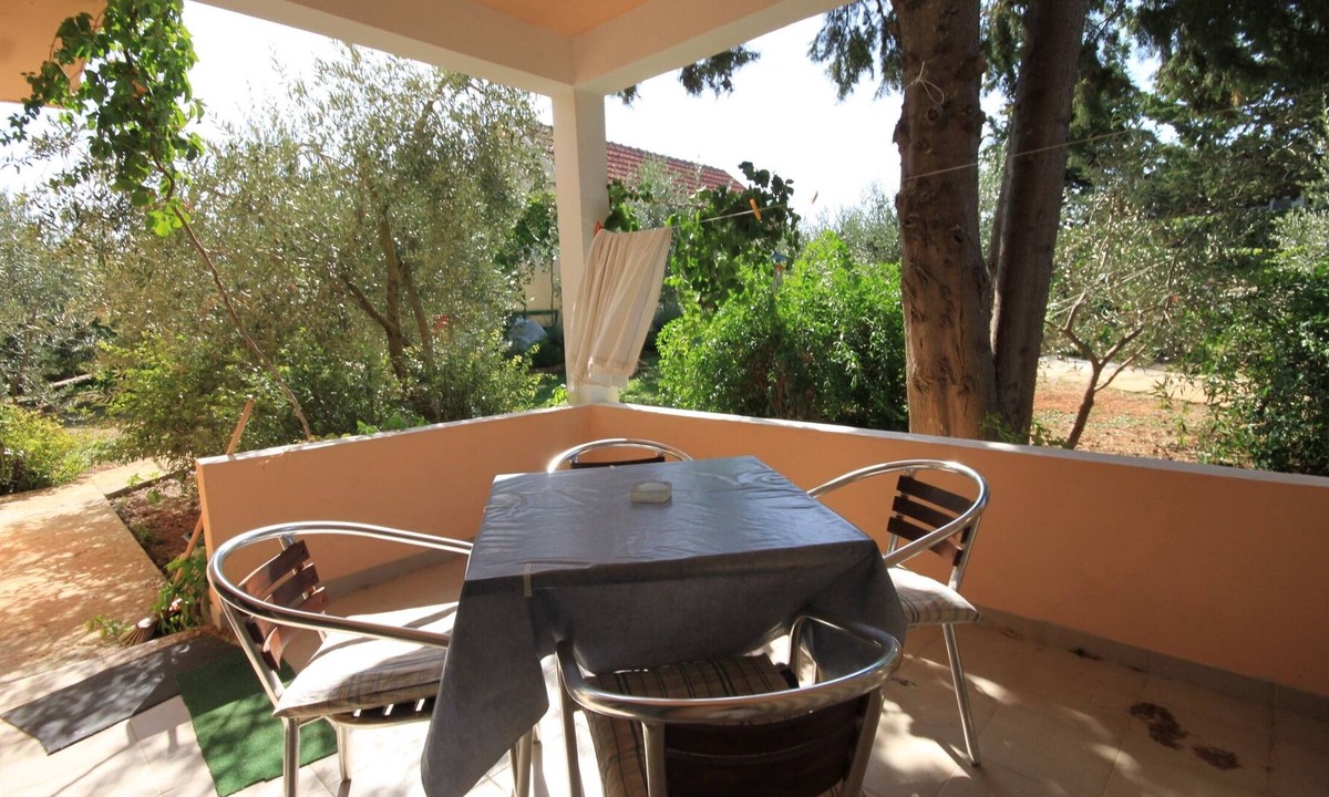 Ugljan Apartment | One bedroom apartment with terrace Ugljan (A-8241-c)