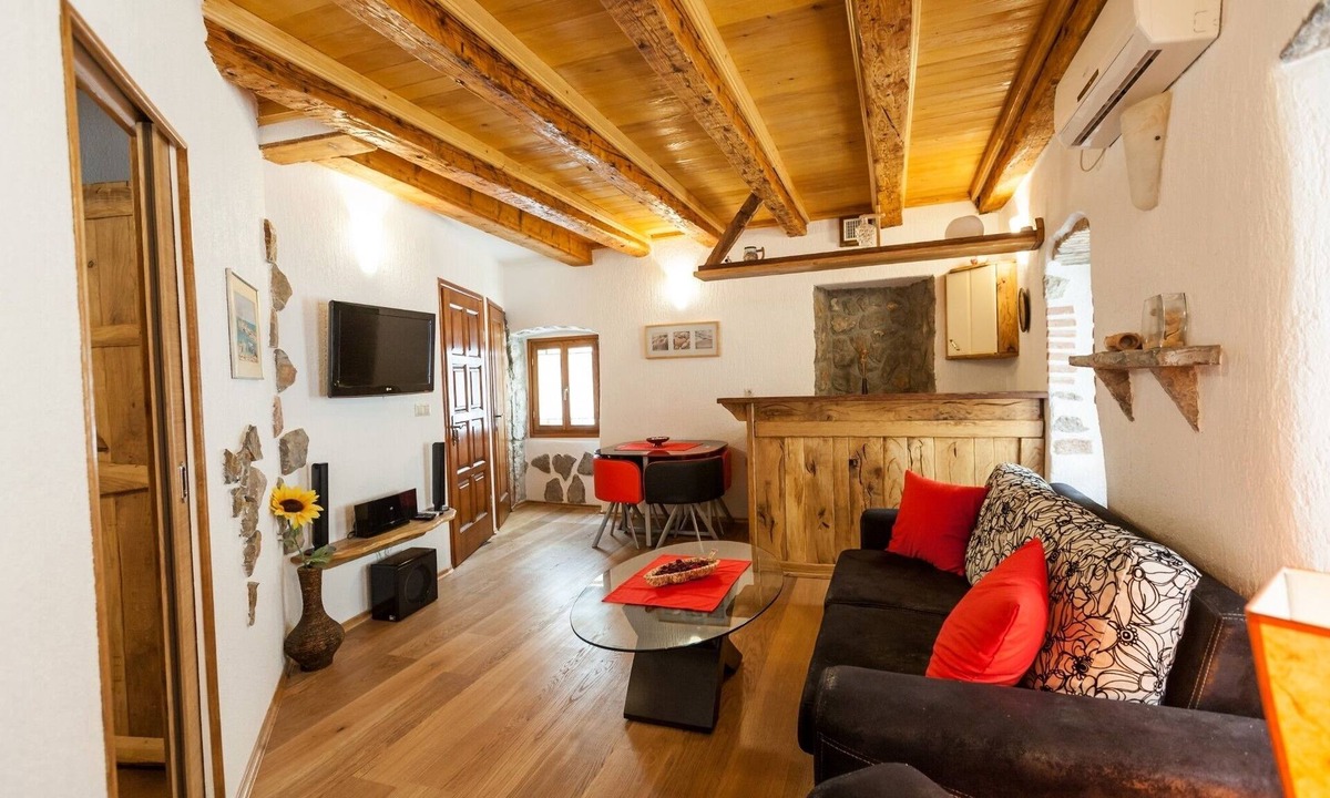 Vrbnik Apartment | One bedroom apartment with air-conditioning Vrbnik, Krk (A-15721-a)