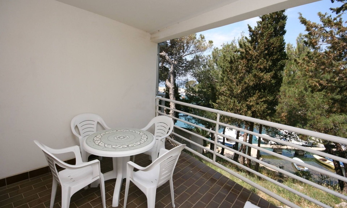 Mandre Apartment | One bedroom apartment with terrace and sea view Mandre, Pag (A-6474-b)