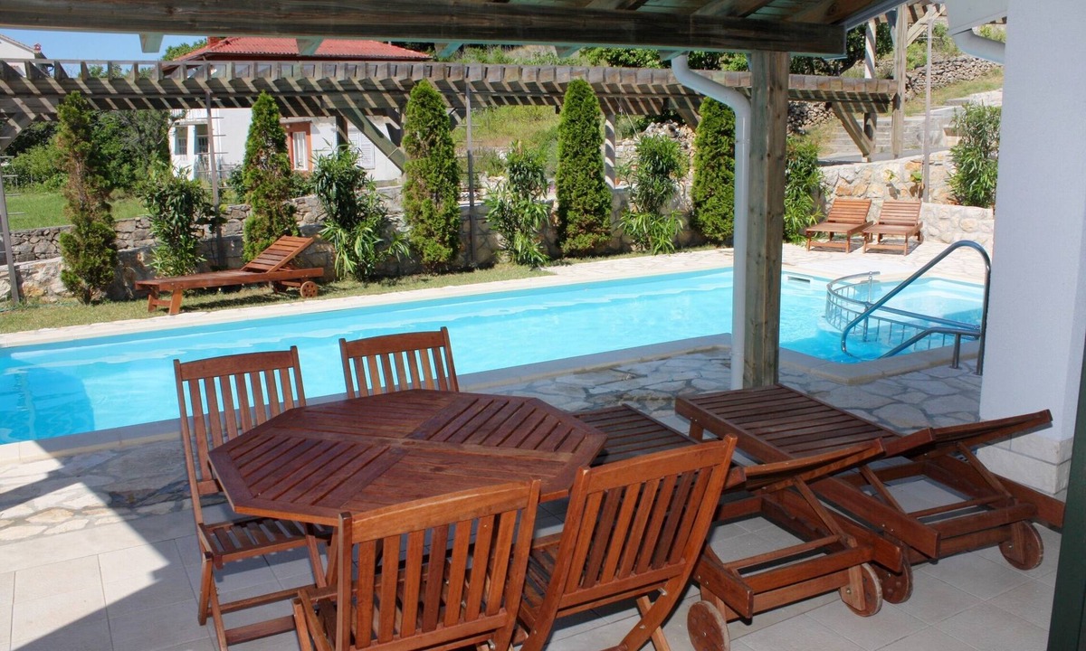 Kampor Apartment | One bedroom apartment with a swimming pool Palit, Rab (A-3211-a)
