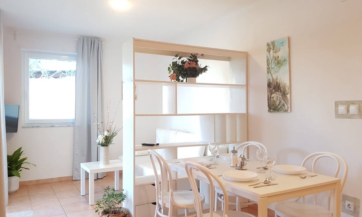 Banjol Apartment | One bedroom apartment with terrace Banjol, Rab (A-5071-a)
