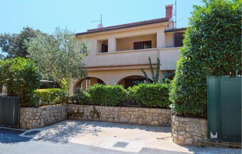 Artatore Apartment | Pet Friendly Apartment In Artatore With Wifi