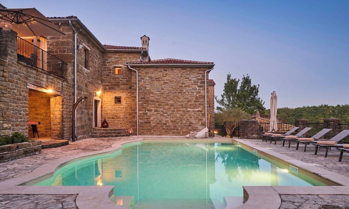 Sterna Villa | Private Villa with WIFI, hot tub, A/C, private pool, TV, terrace, pets allowed, panoramic view