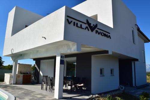 Suhovare Villa | Savršen odmor u grijanom bazenu Ville Ivone