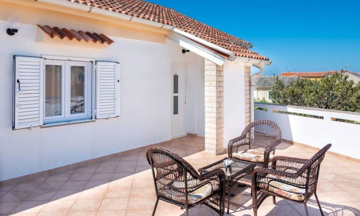 Povljana Apartment | Seaview Family Base in Povljana