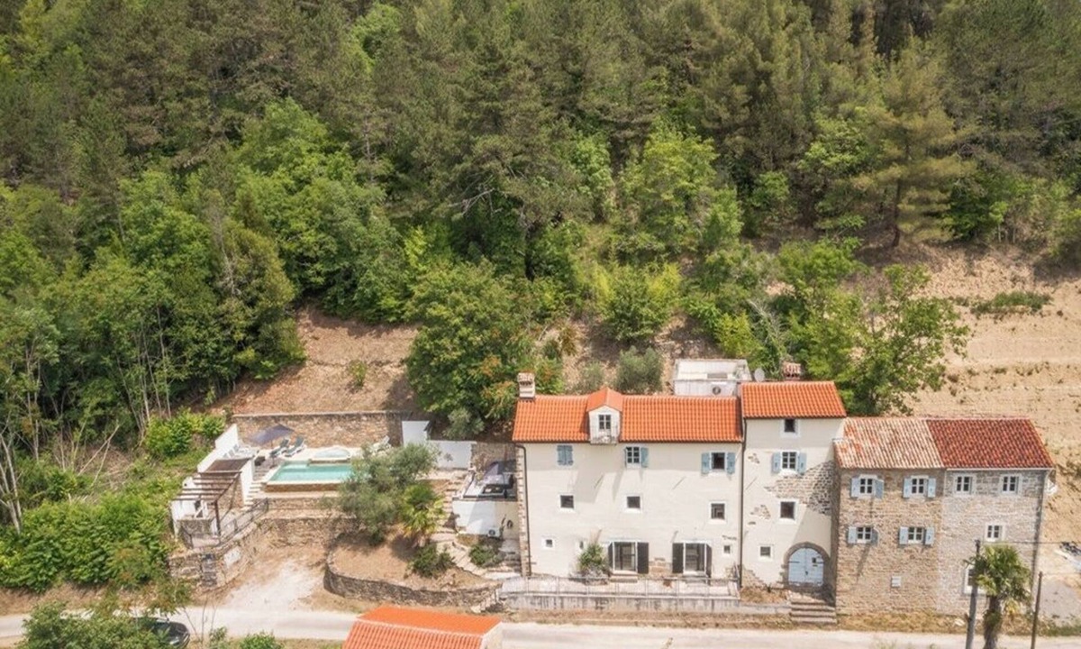Golubici Villa | Soothing 6-bedroom villa near Motovun – a perfect blend of tradition and luxury