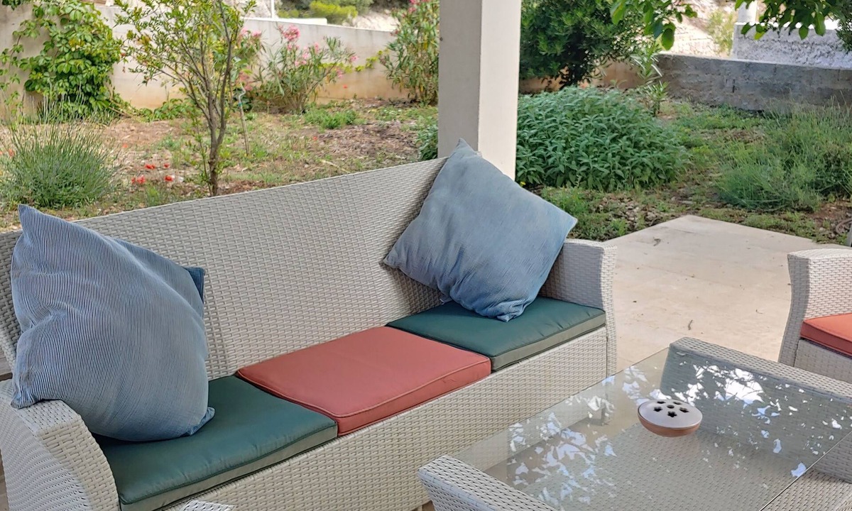Stomorska Apartment | Studio flat near beach Stomorska, Šolta (AS-26008-b)