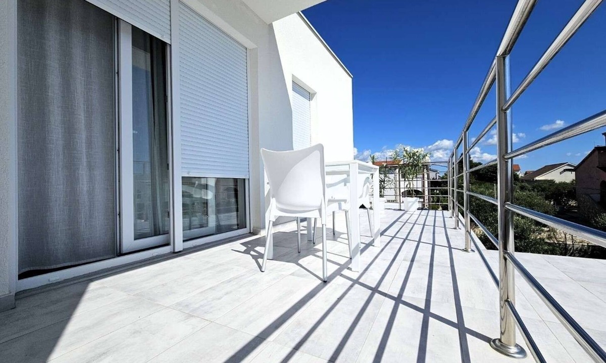Vrsi Apartment | Studio flat with terrace Vrsi - Mulo, Zadar (AS-19047-a)