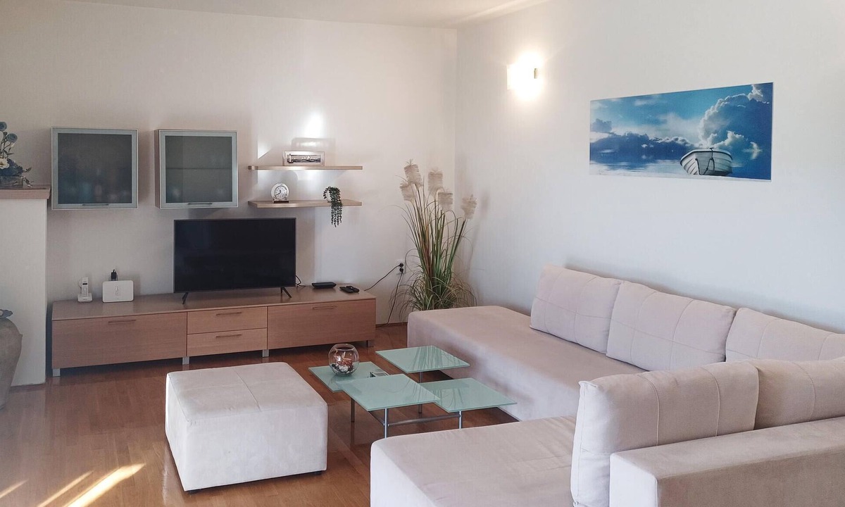 Ist Apartment | Stunning apartment in Otok Ist with WiFi